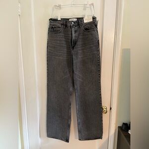 Abercrombie and fitch 90s relaxed high rise jeans size 30/10 long